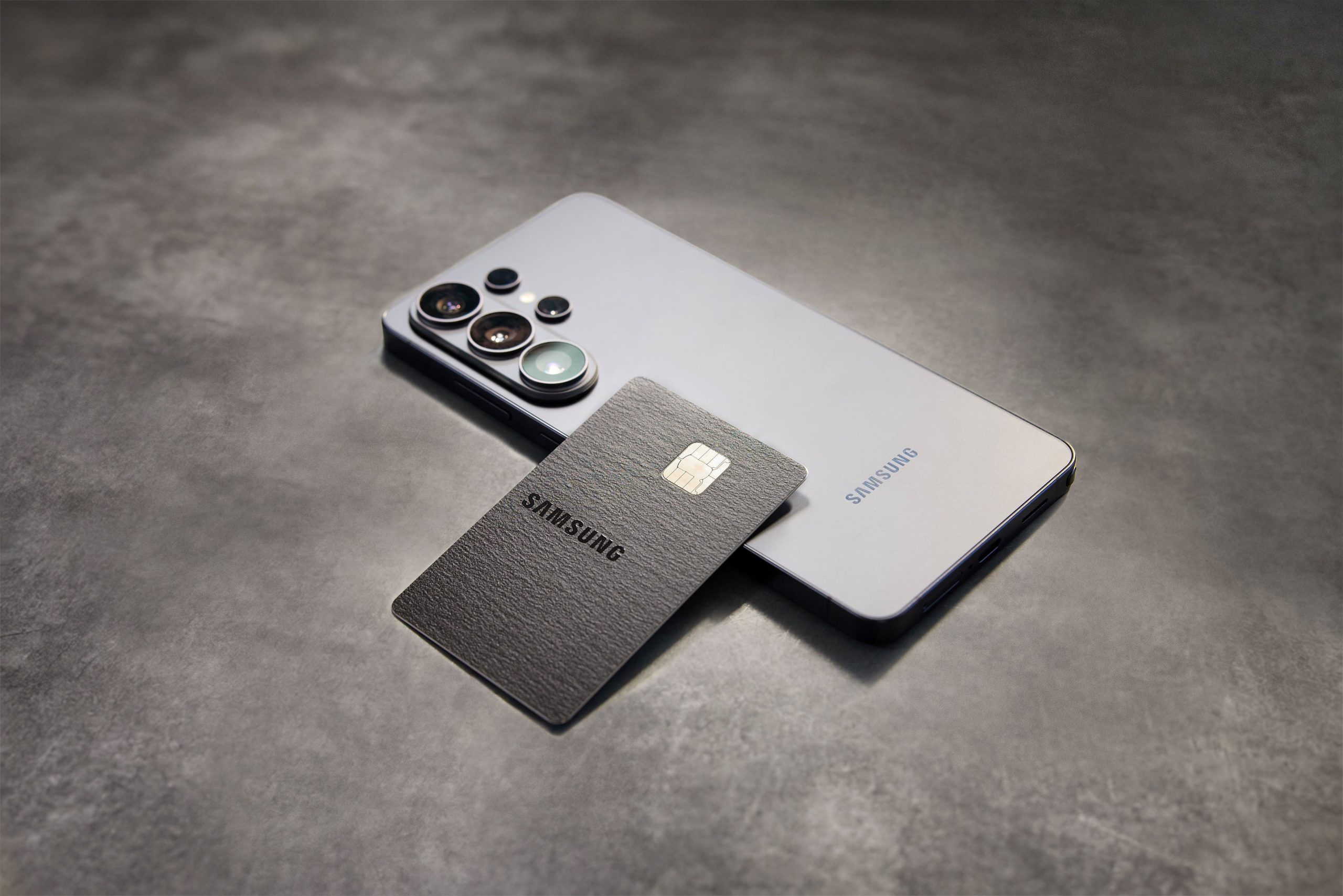 Samsung's first credit card will give you cash back on your Galaxy Z Fold 8