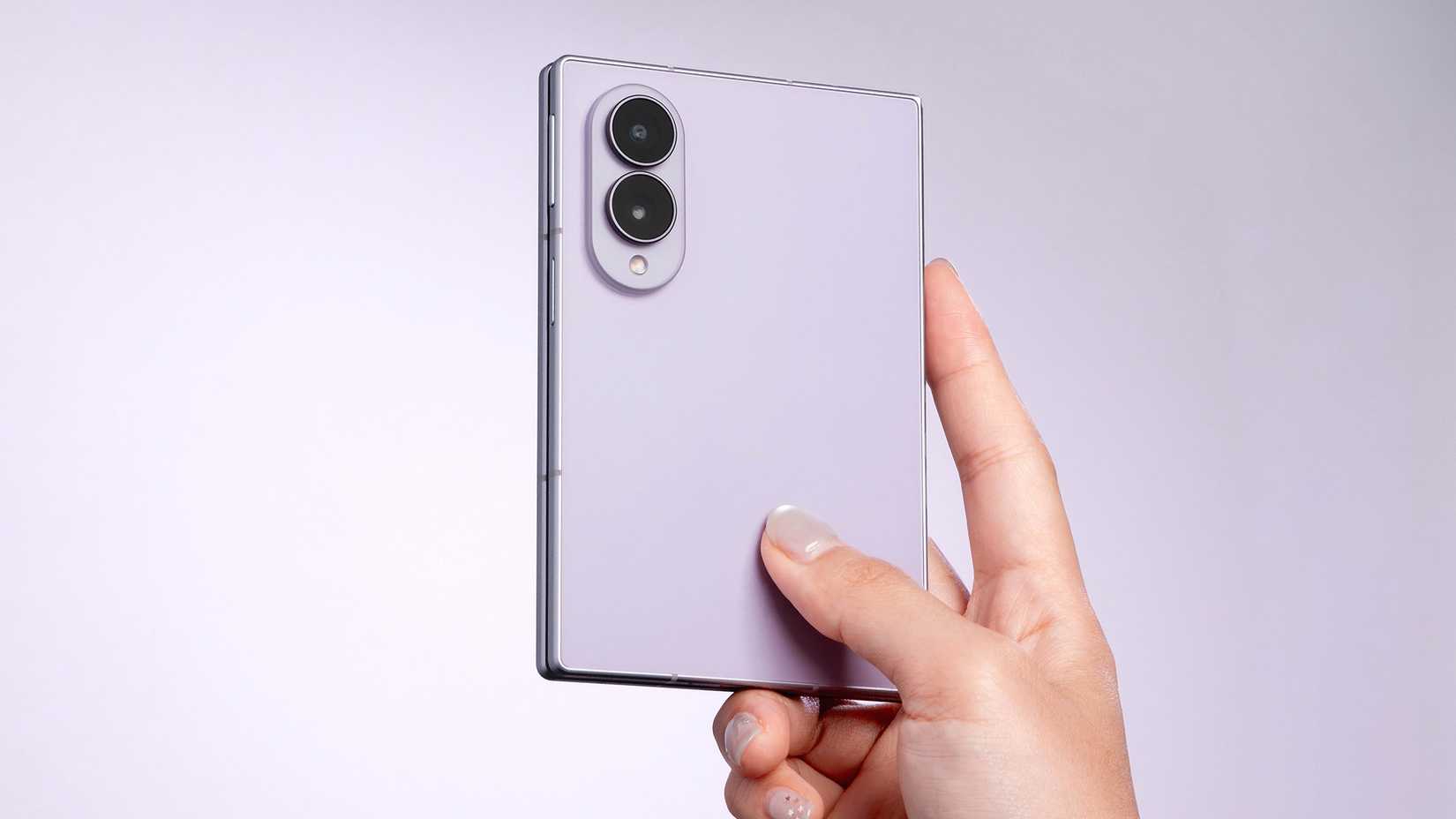Samsung Galaxy Z Fold 8 in hand