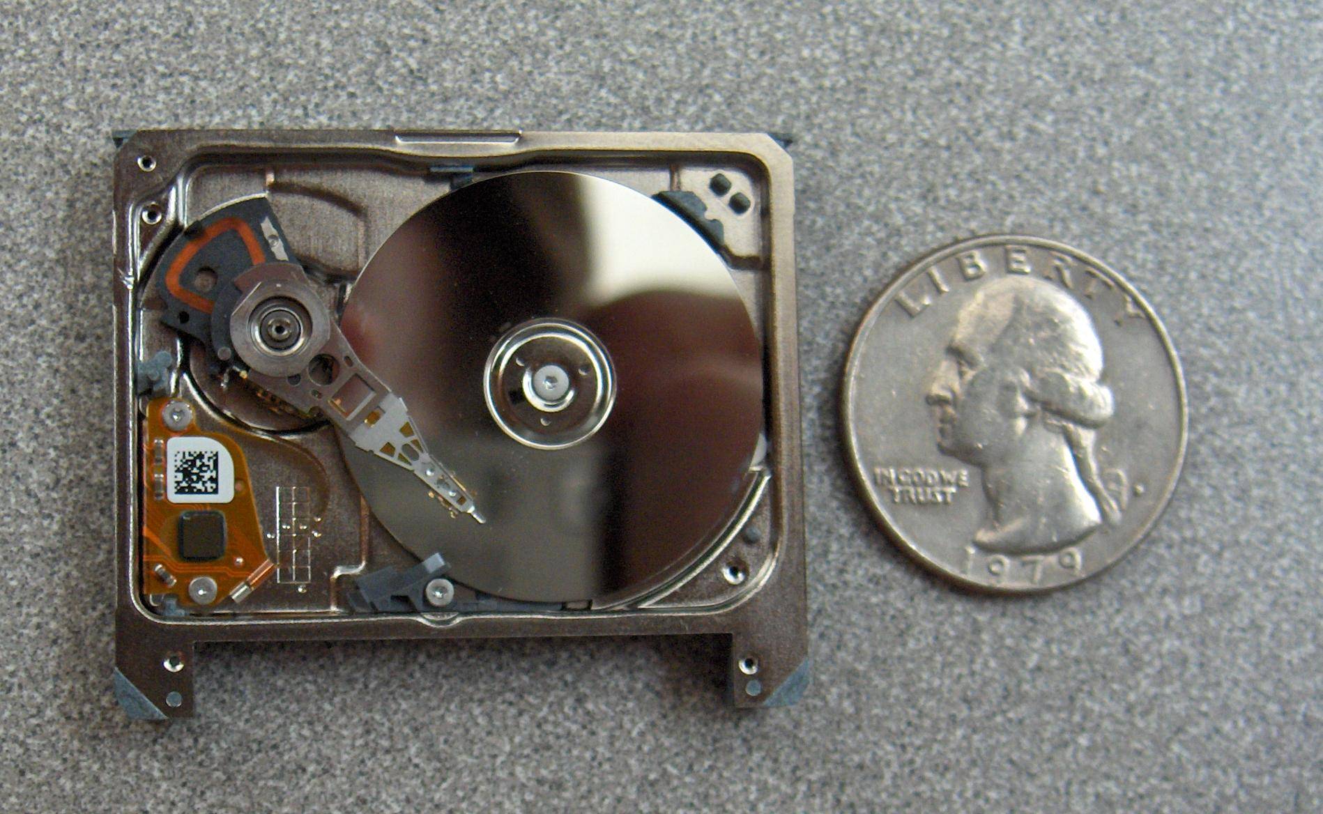 IBM Microdrive: история крошечного жесткого диска, вытесненного флеш-памятью