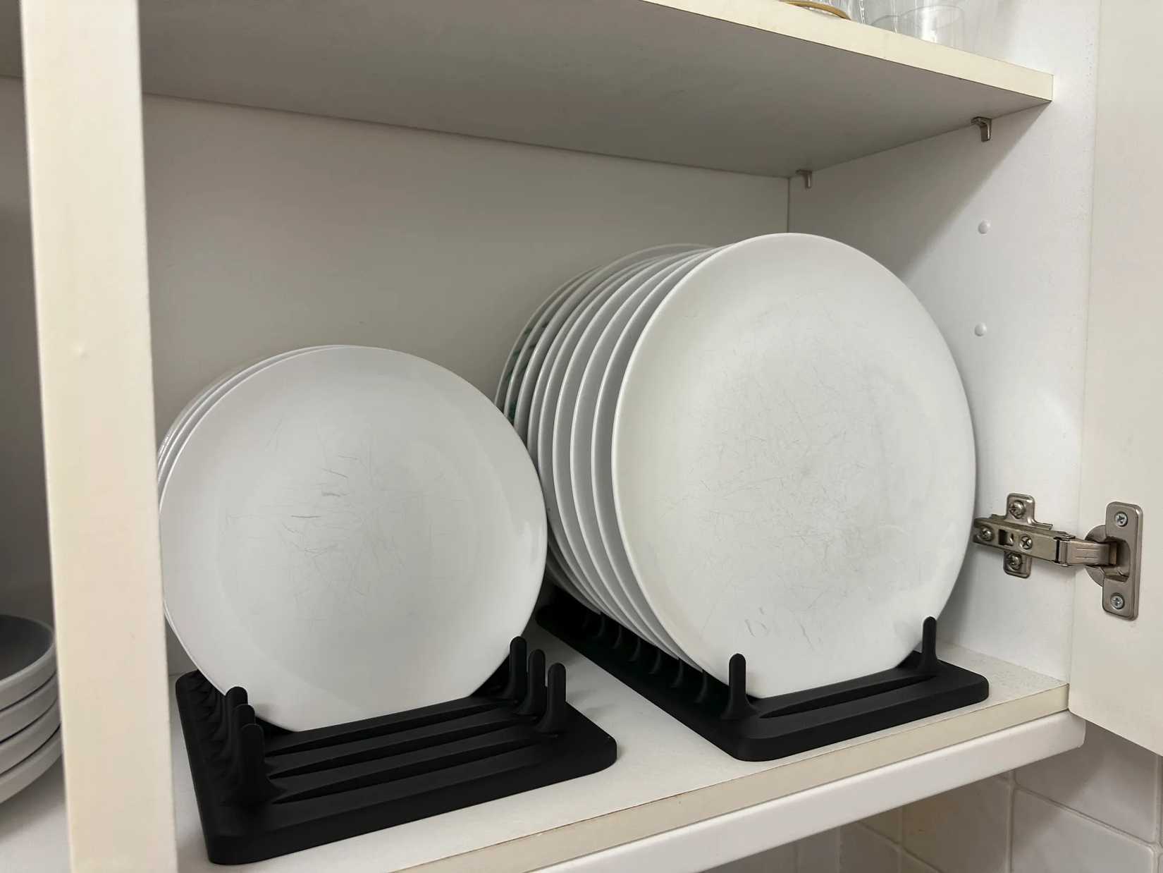 Vertical plate stand by Will on MakerWorld.