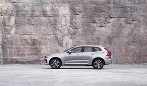 Side profile shot of a 2022 Volvo XC60