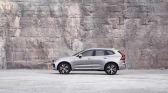 Side profile shot of a 2022 Volvo XC60