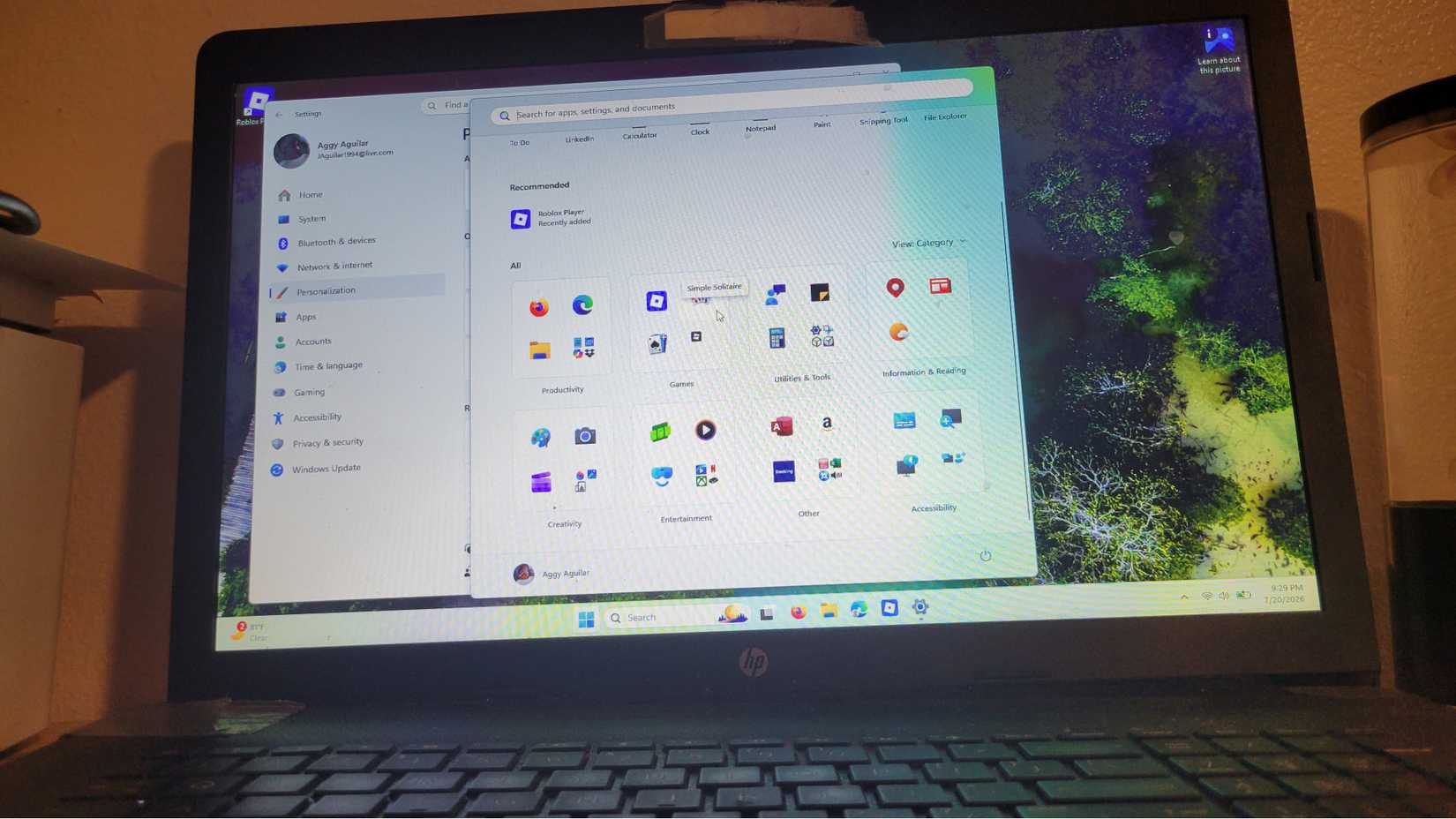 Windows 11 start emnu from the bottom
