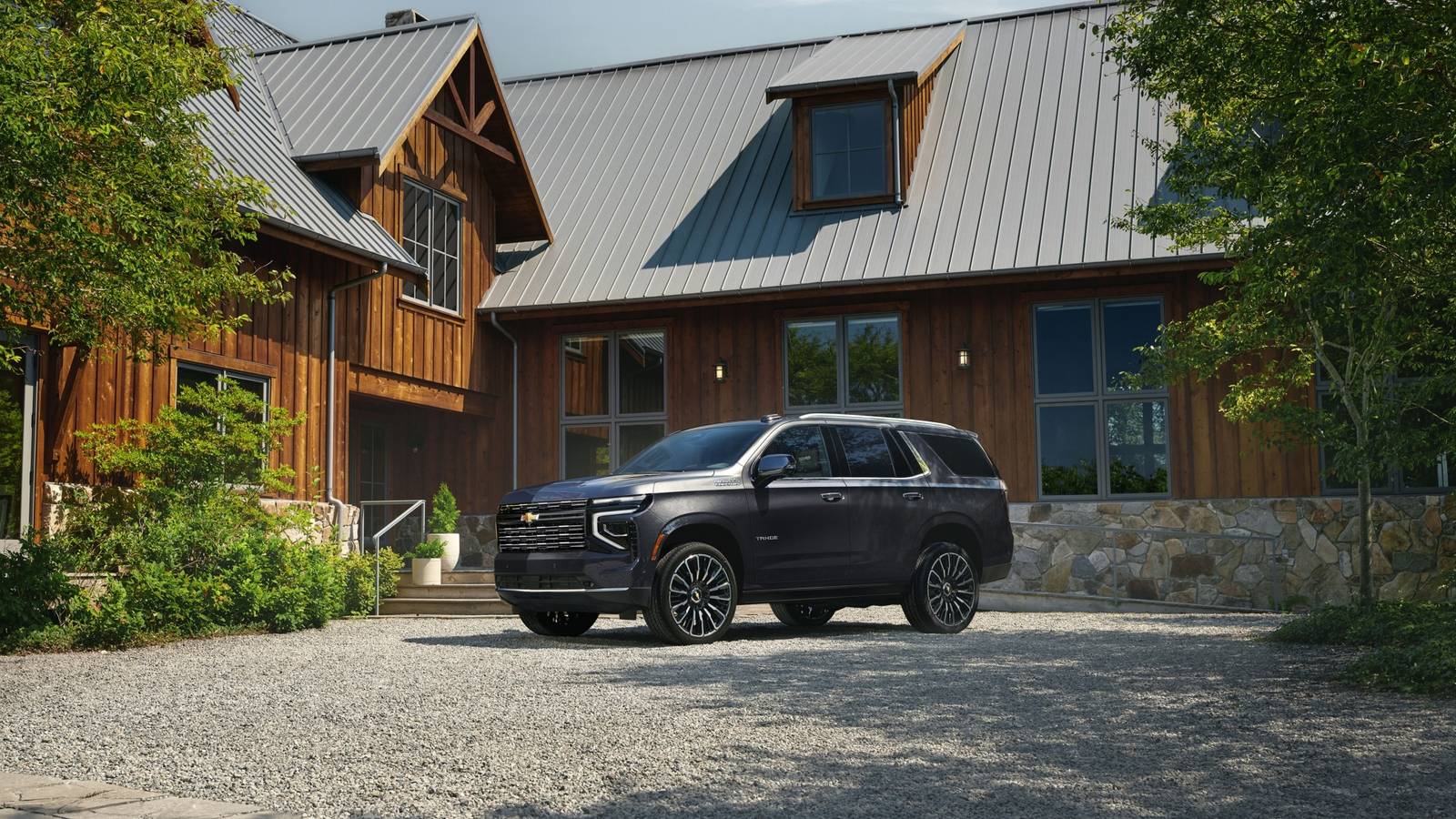 Three rows, 495 lb-ft of torque, and a price tag that undercuts the competition