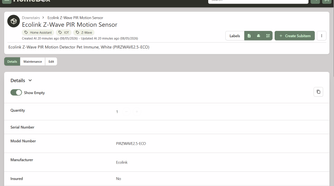 A single item details page in HomeBox.