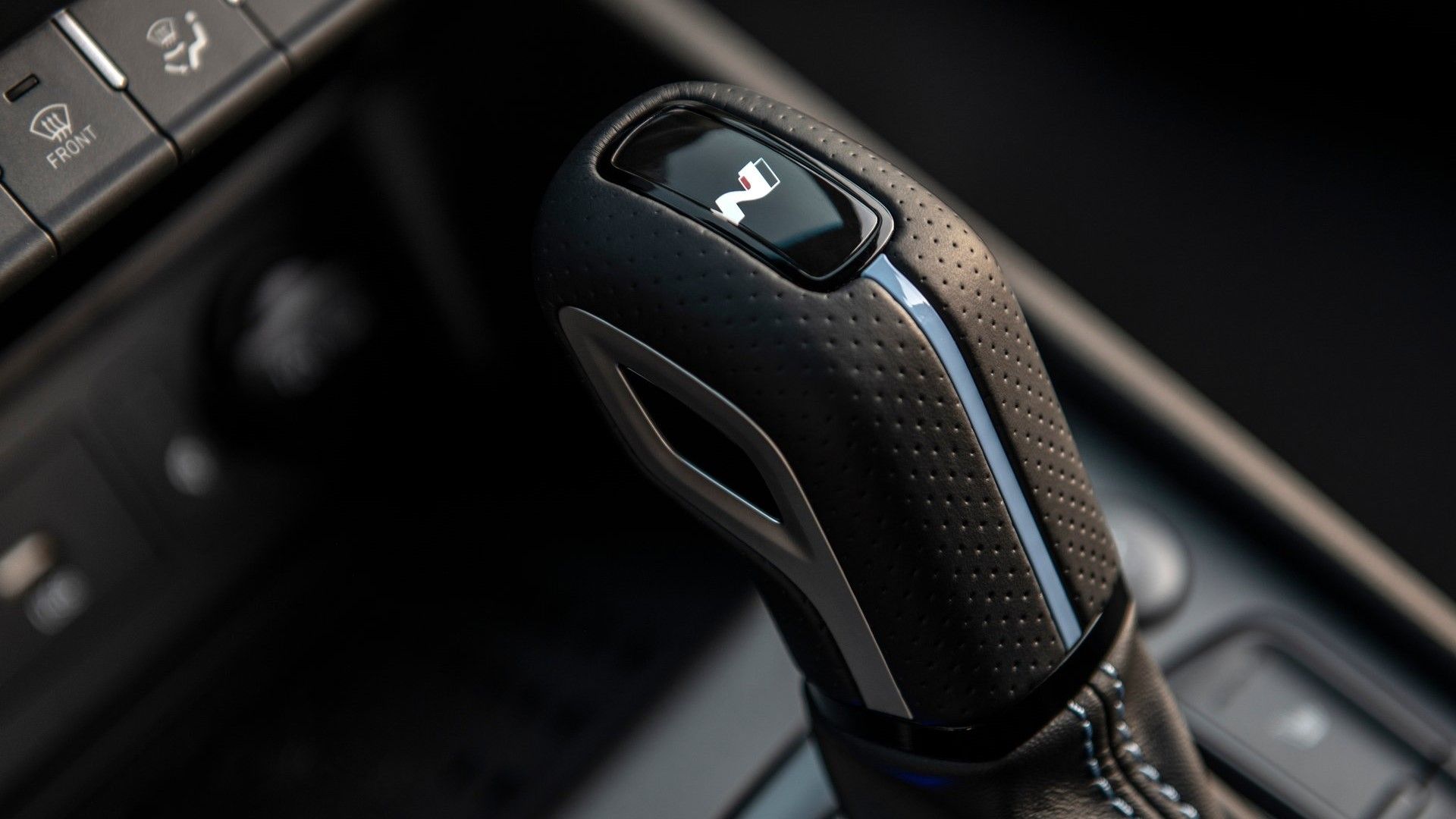 Close up of the shifter in a 2022 Hyundai Kona N