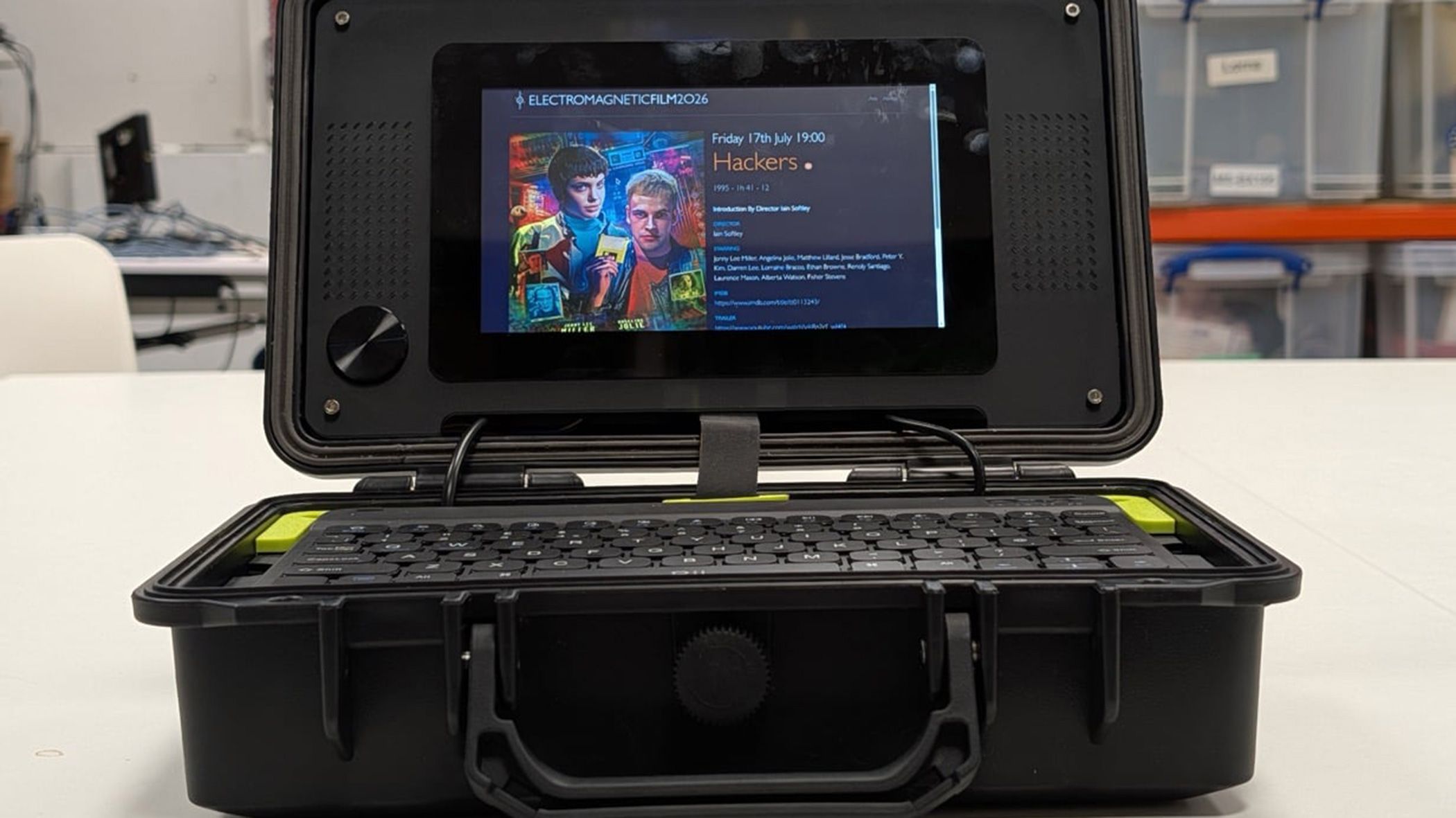 Raspberry Pi now has official instructions for building a cyberdeck