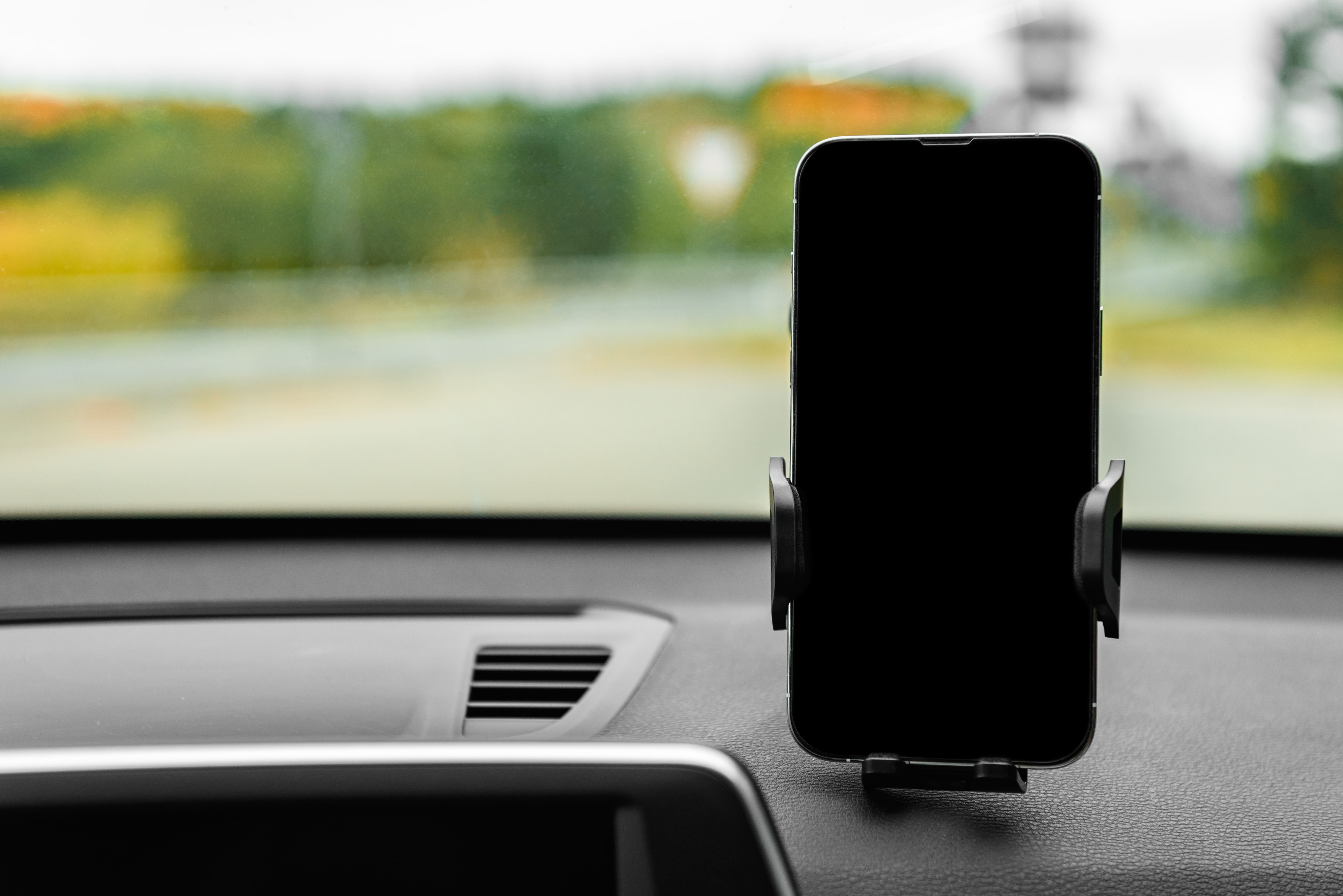 Your car's phone mount might be blocking this important part of your airbag