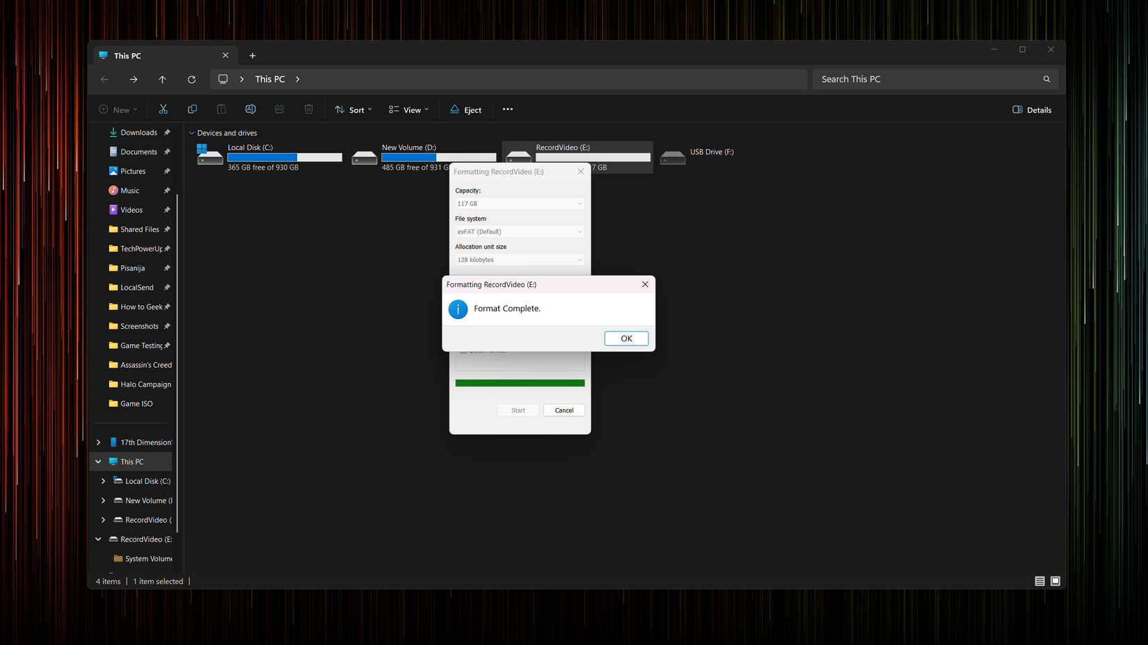Windows Explorer open with the Format dialog box displayed.