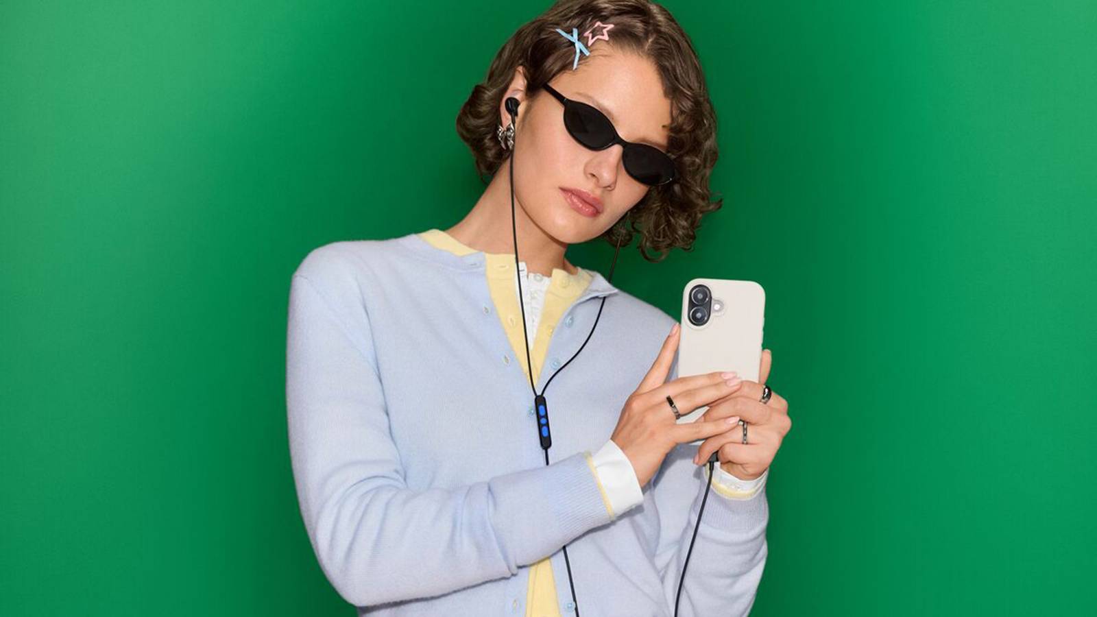 Wired Earbuds Resurgence Drives 20% Sales Growth | Gen Z Audio Trend Creates $2B+ Seller Opportunity