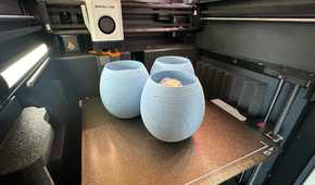 Breakable egg on print bed by ChdodPrint on MakerWorld.