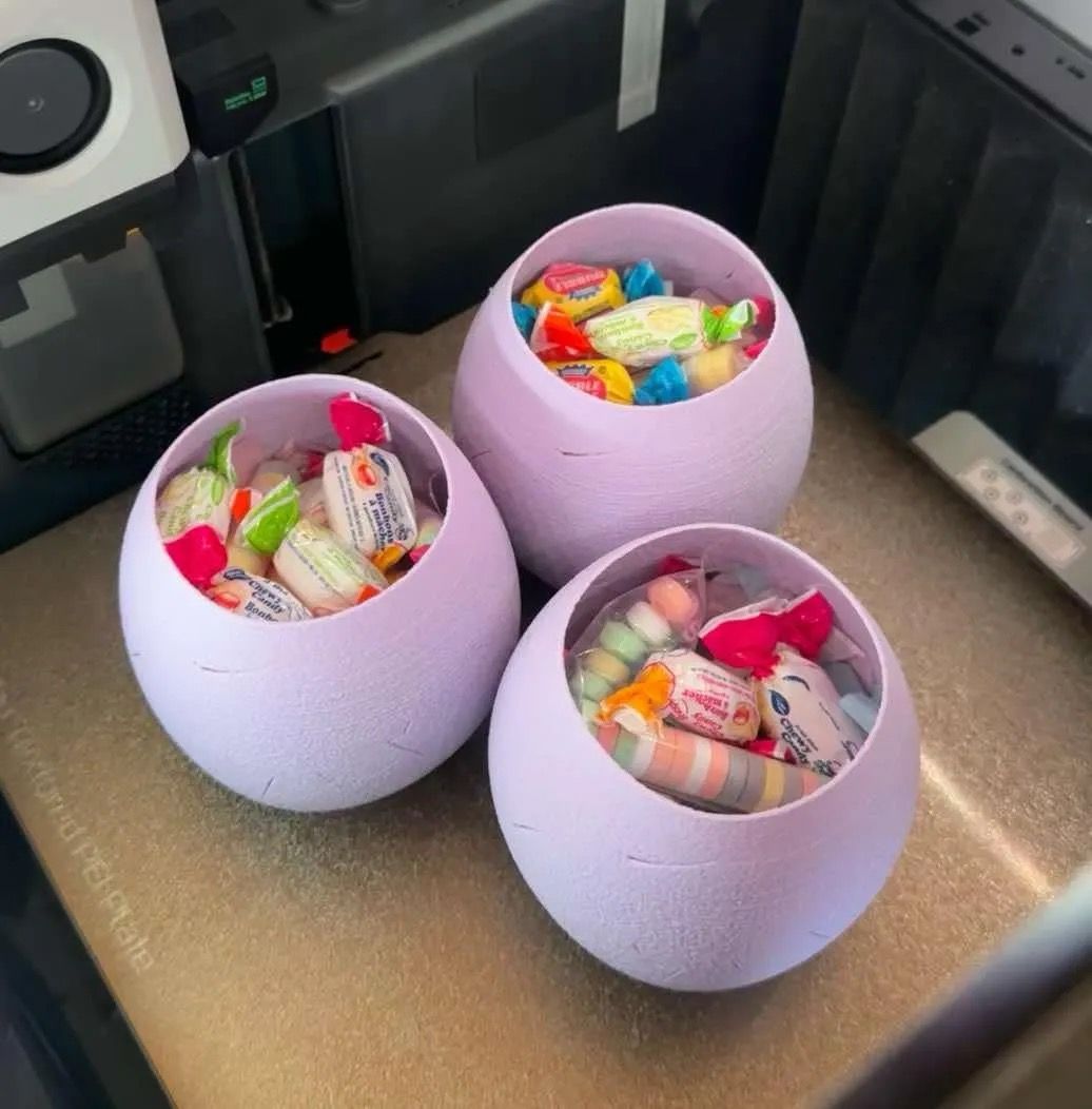 Breakable egg with surprise inside by ChdodPrint on MakerWorld.
