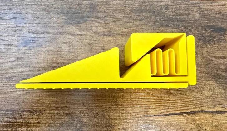 Четыре полезных 3D-модели для переезда в новую квартиру Дверной стопор Kicky Door Stopper, напечатанный на 3D-принтере