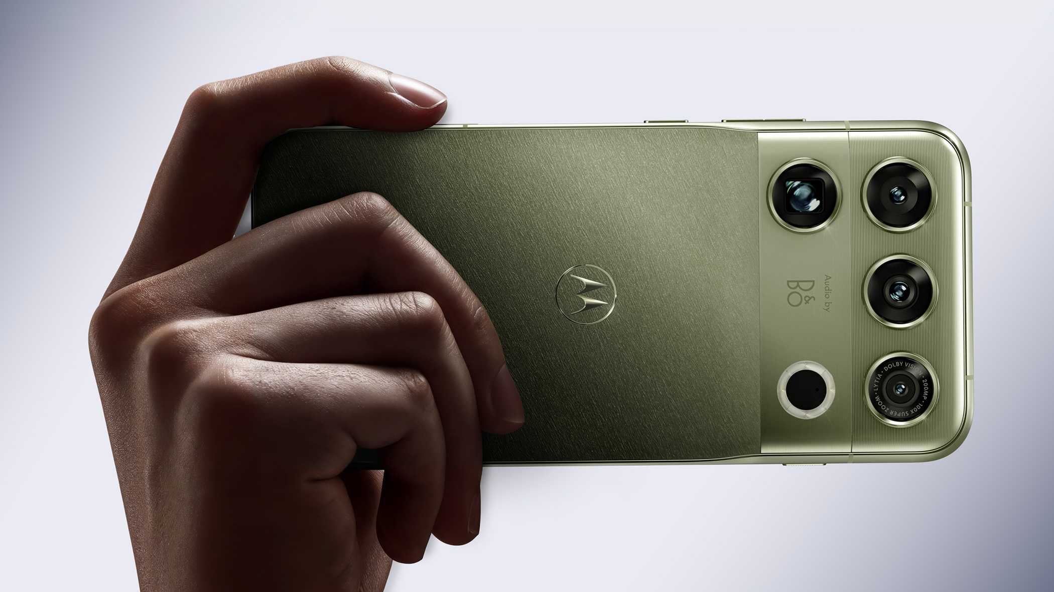 Motorola Signature 27 Android phone in green