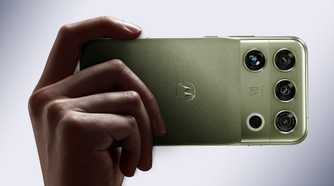 Motorola Signature 27 Android phone in green