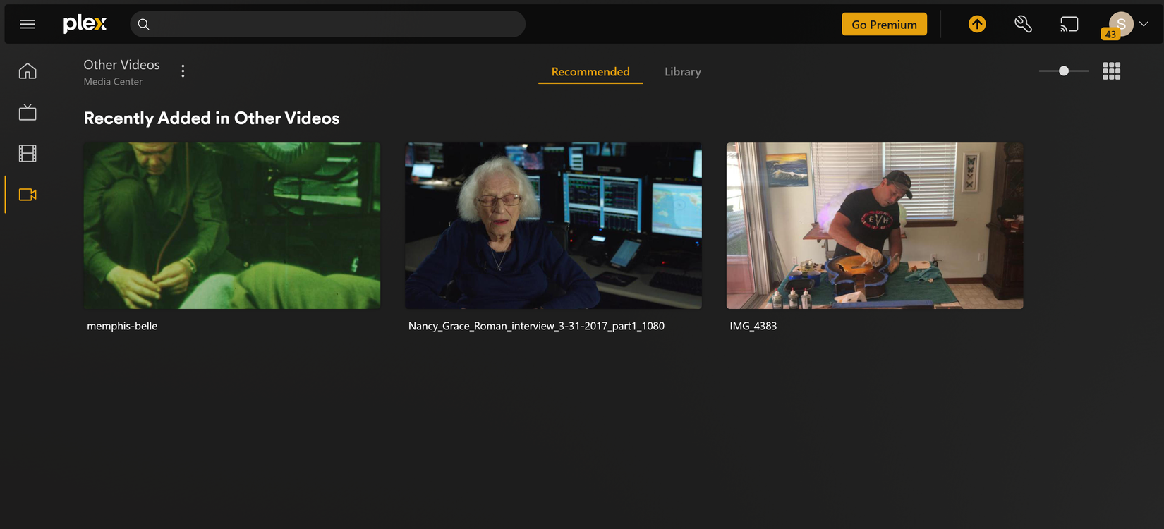 Бесплатное приложение Whisperer генерирует субтитры для папок с видео локально Интерфейс приложения Whisperer с добавленными в очередь видеофайлами для транскрипции