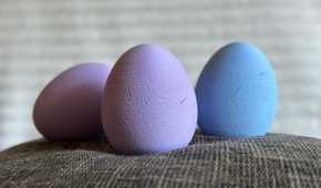Three breakable eggs by ChdodPrint on MakerWorld.
