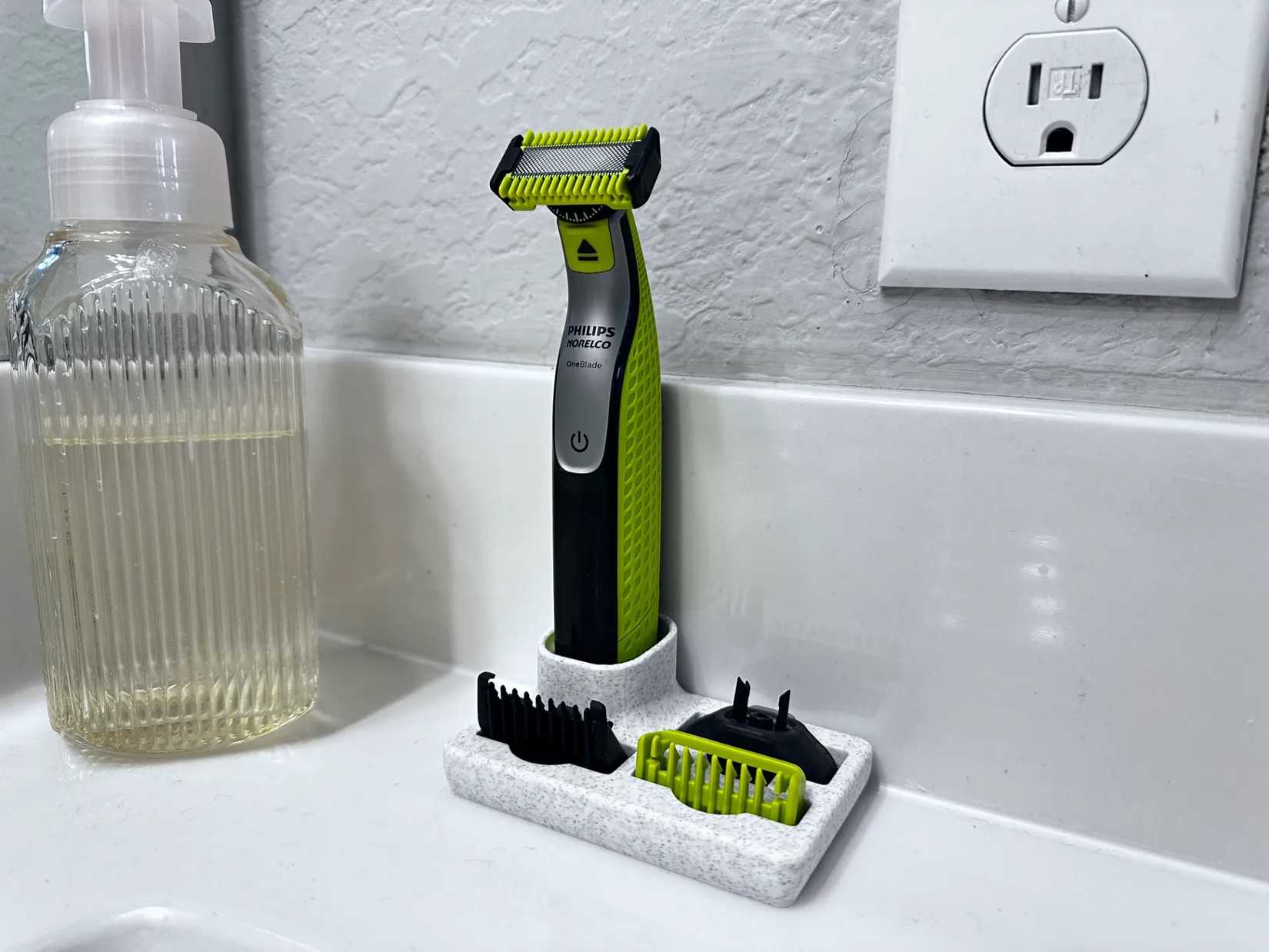 Freestanding Philips OneBlade stand with attachments by Tuny on MakerWorld.
