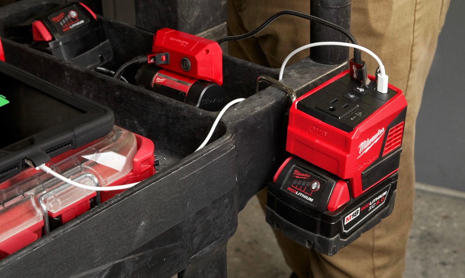 Milwaukee M18 power inverter