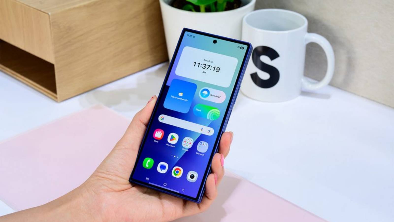 Samsung Galaxy Z Fold744-1