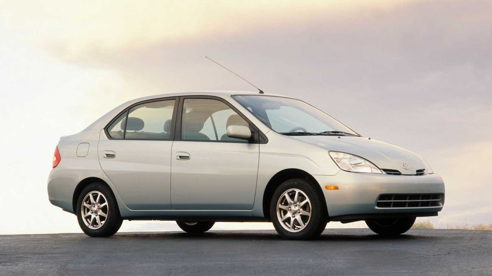 2001-2003-Toyota-Prius-3-1.jpg