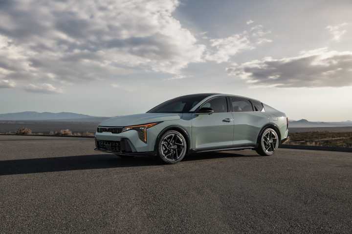2025-kia-k4-exterior-driving-1.jpg