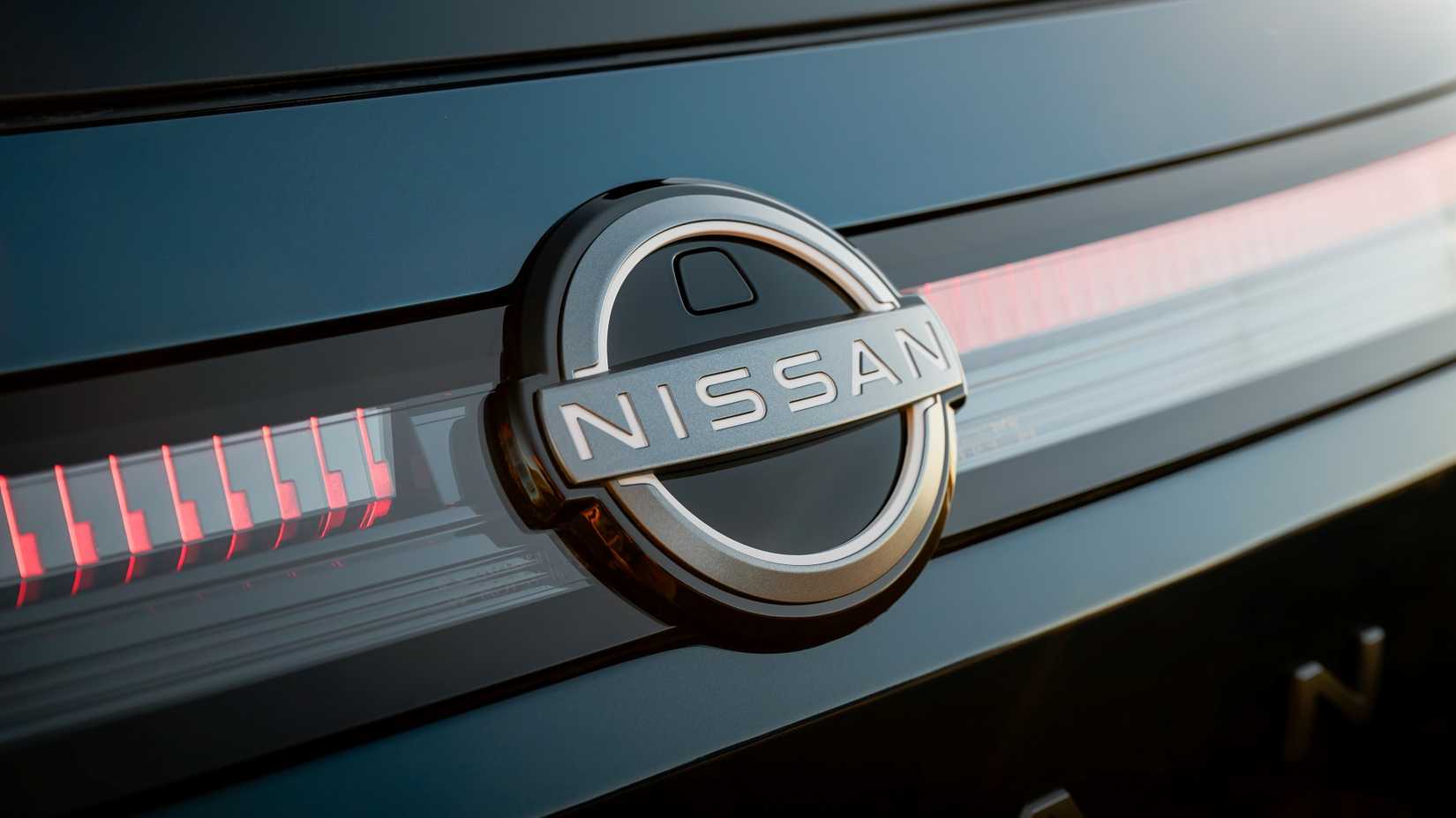 The 2025 Nissan Murano badge.