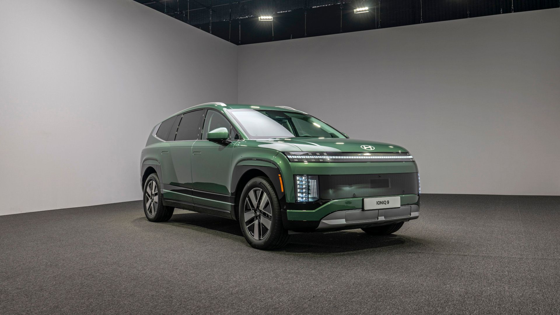 2026-hyundai-ioniq-9-4.jpg