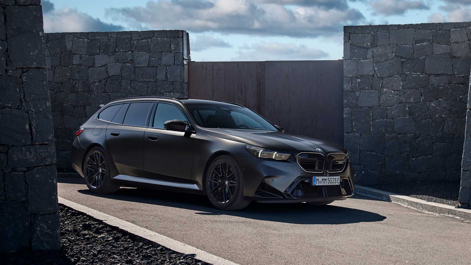 bmw_m5_touring-045.jpg
