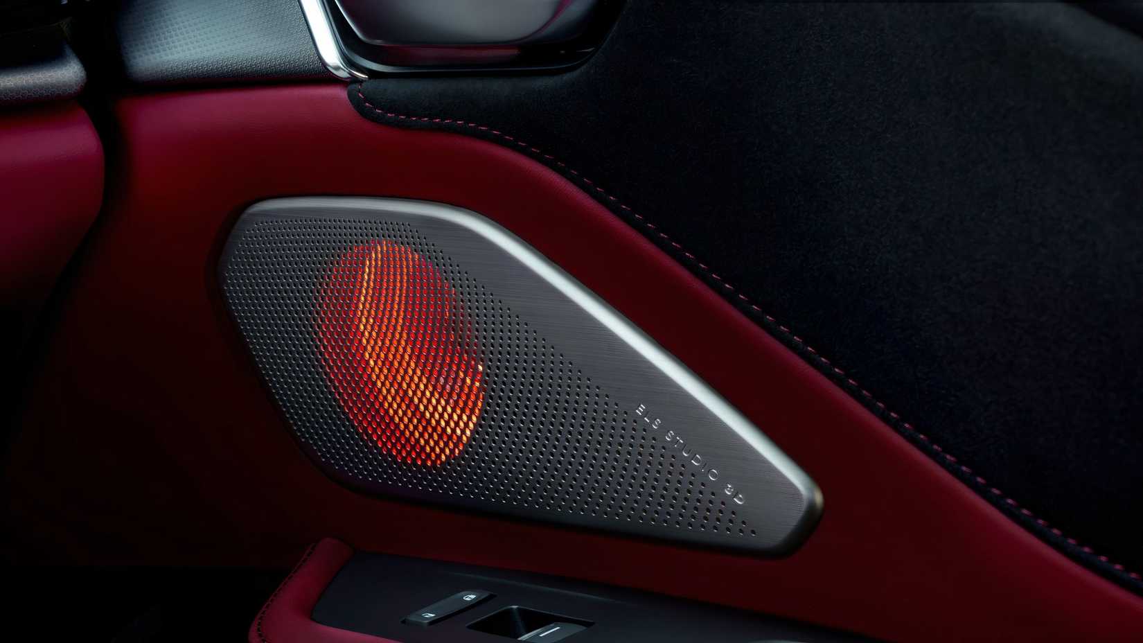 Close-up shot of the door speaker in a 2025 Acura RDX.