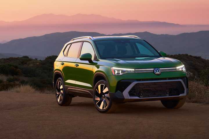 2025-volkswagen-taos-front-three-quarter-shot.jpg