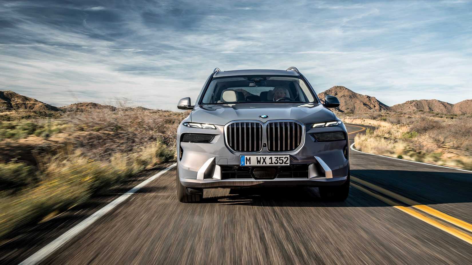 2026 BMW X7 front action shot