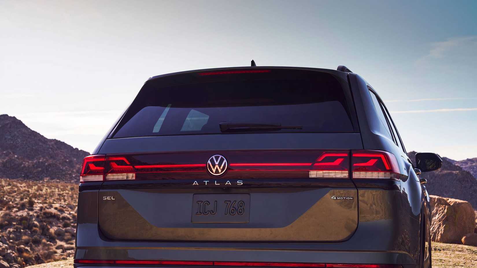 2026 Volkswagen Atlas exterior detail shot of the trunk in green while parked