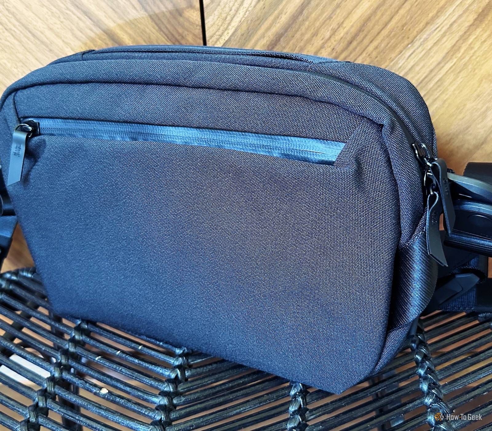 Alpaka Go Sling Review: The Perfect Bag for iPad Enthusiasts