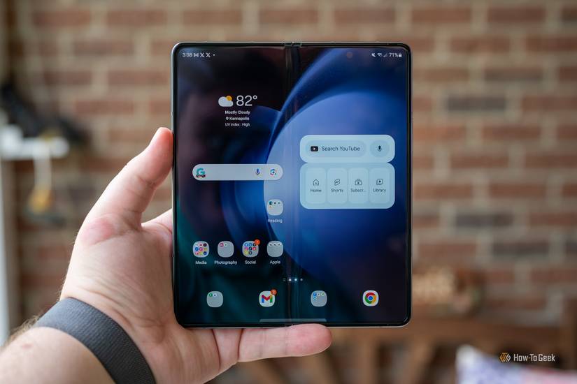 10 Things to Know Before Buying a Foldable Phone