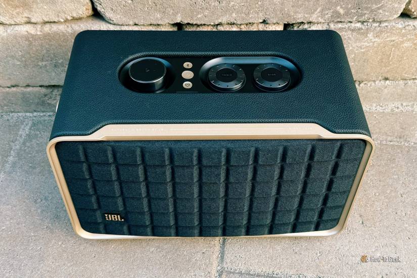 JBL Authentics 300 Review: A Gloriously Retro Do-It-All Speaker