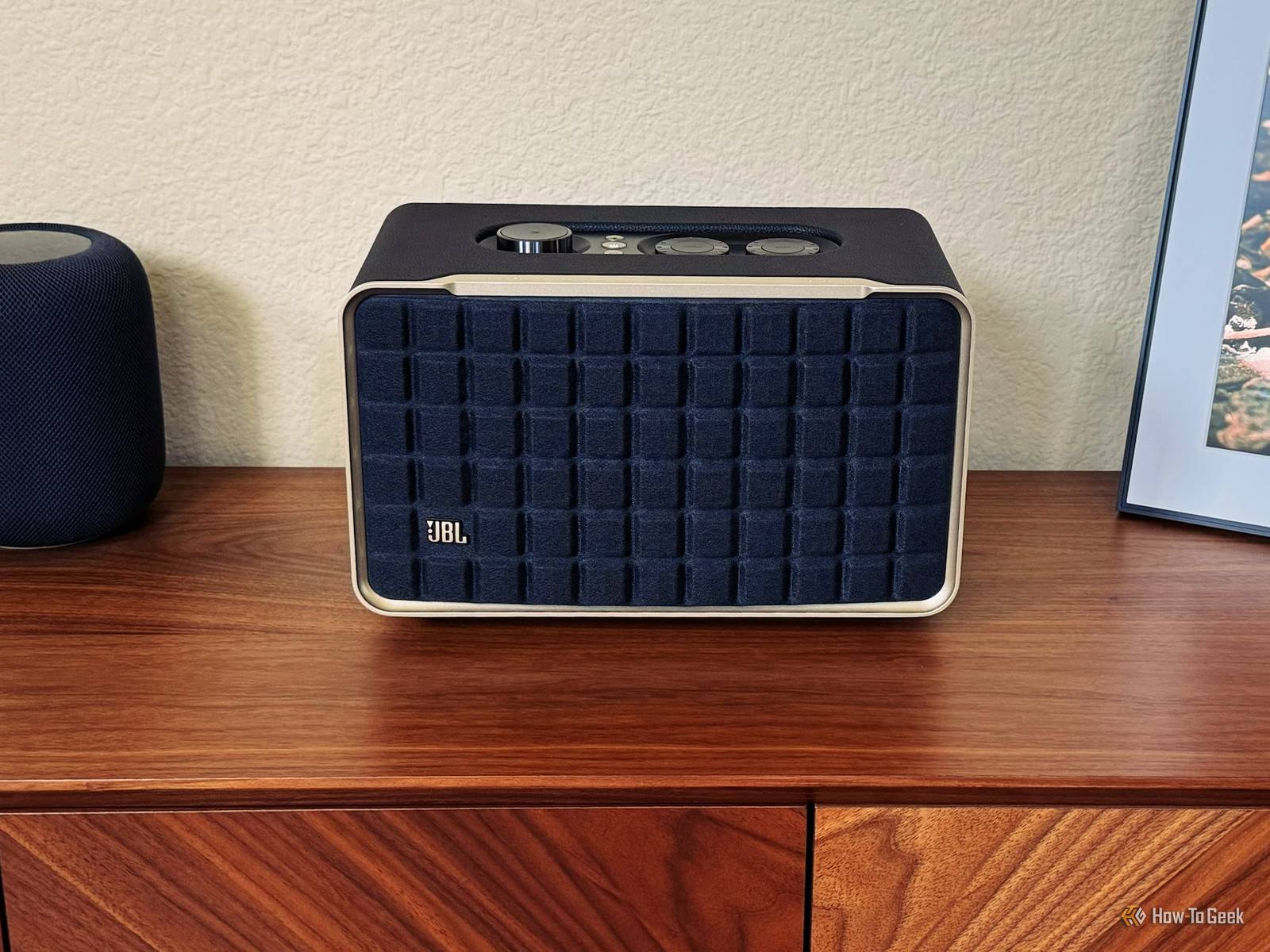 JBL Authentics 300 Review: A Gloriously Retro Do-It-All Speaker