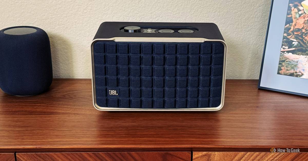 front-view-of-jbl-authentics-