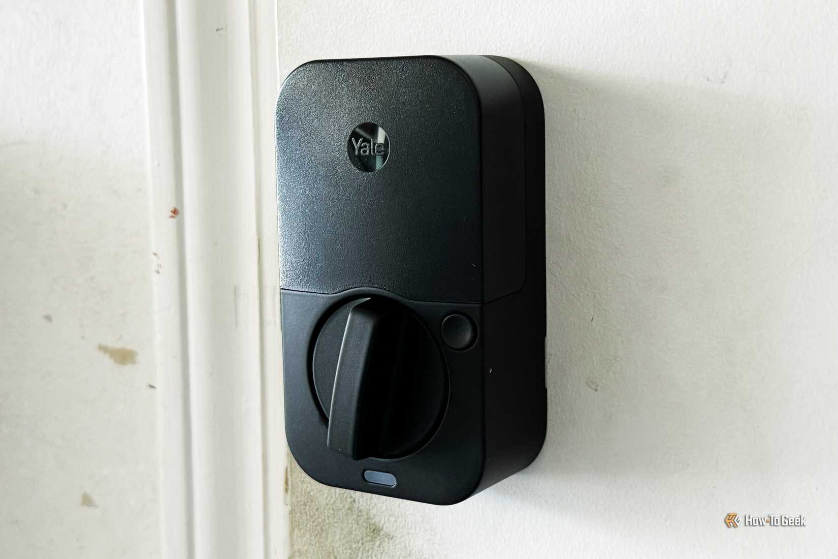 The interior thumb turn of the Yale Assure Lock 2 Plus.