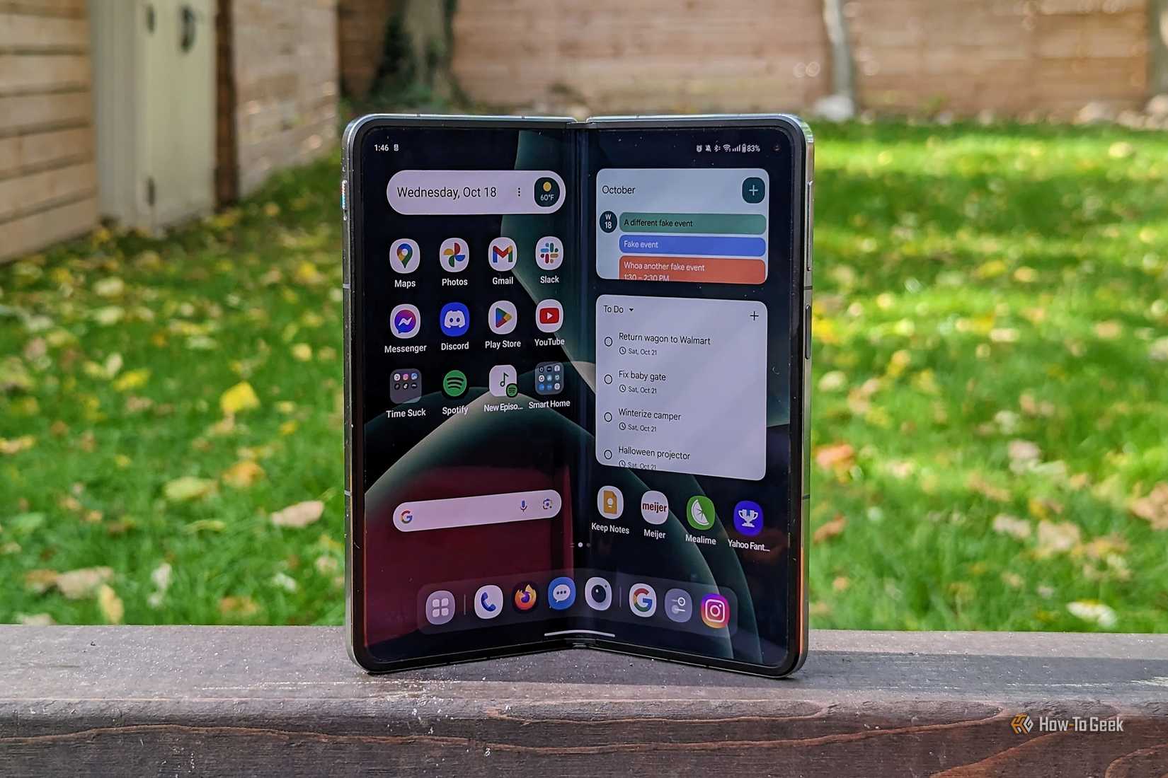 OnePlus Open com display interno aberto.