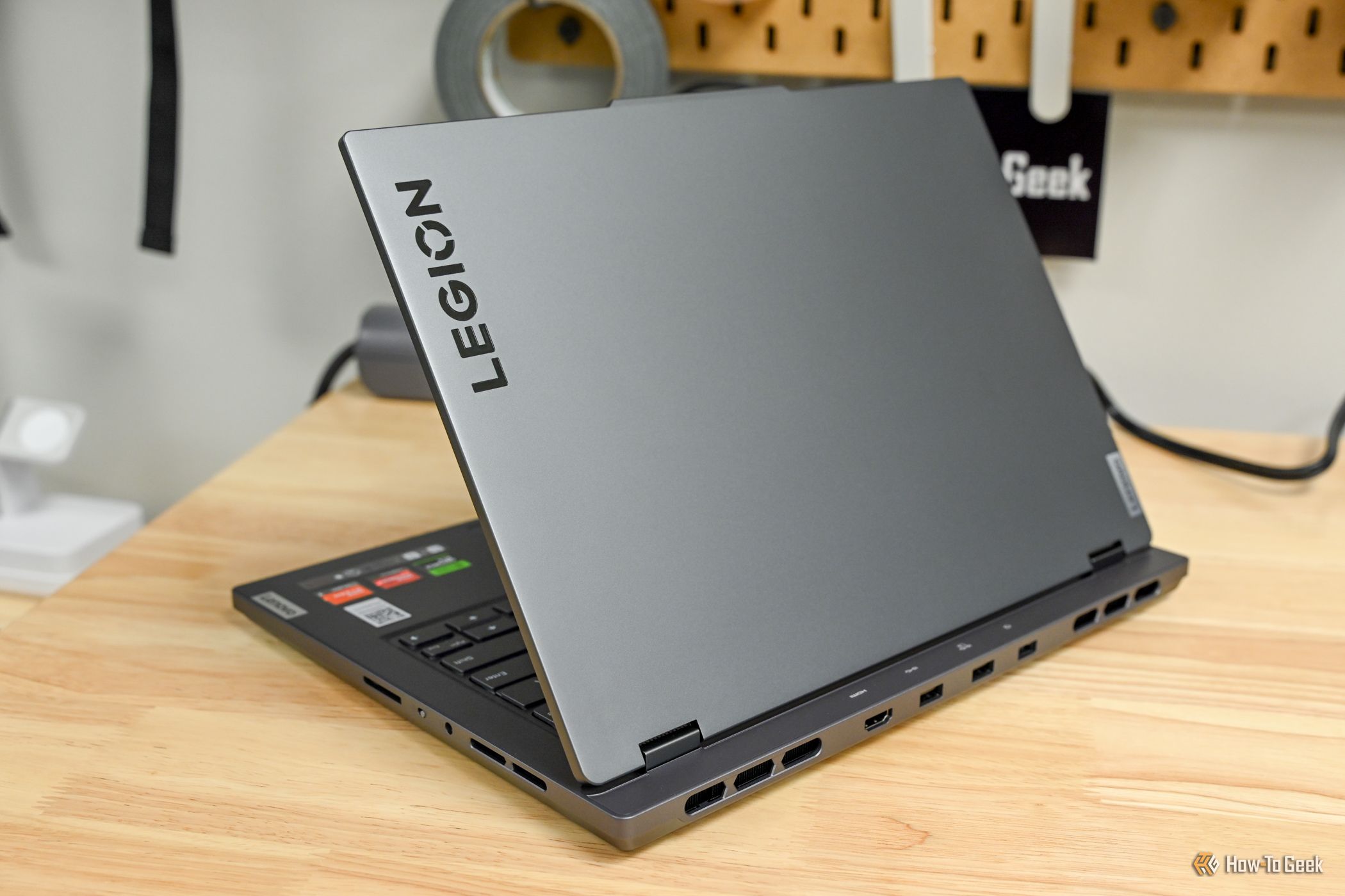 Lenovo Legion Slim 5 14 Gen 8 (AMD) Review: The Smoothest Midrange