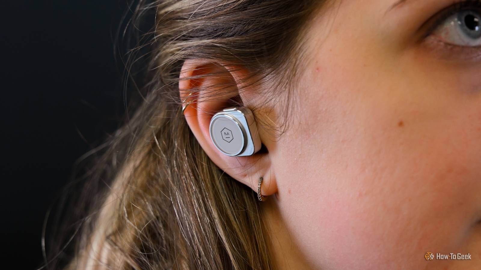 How to Fix One Earbud That Is Louder Than the Other