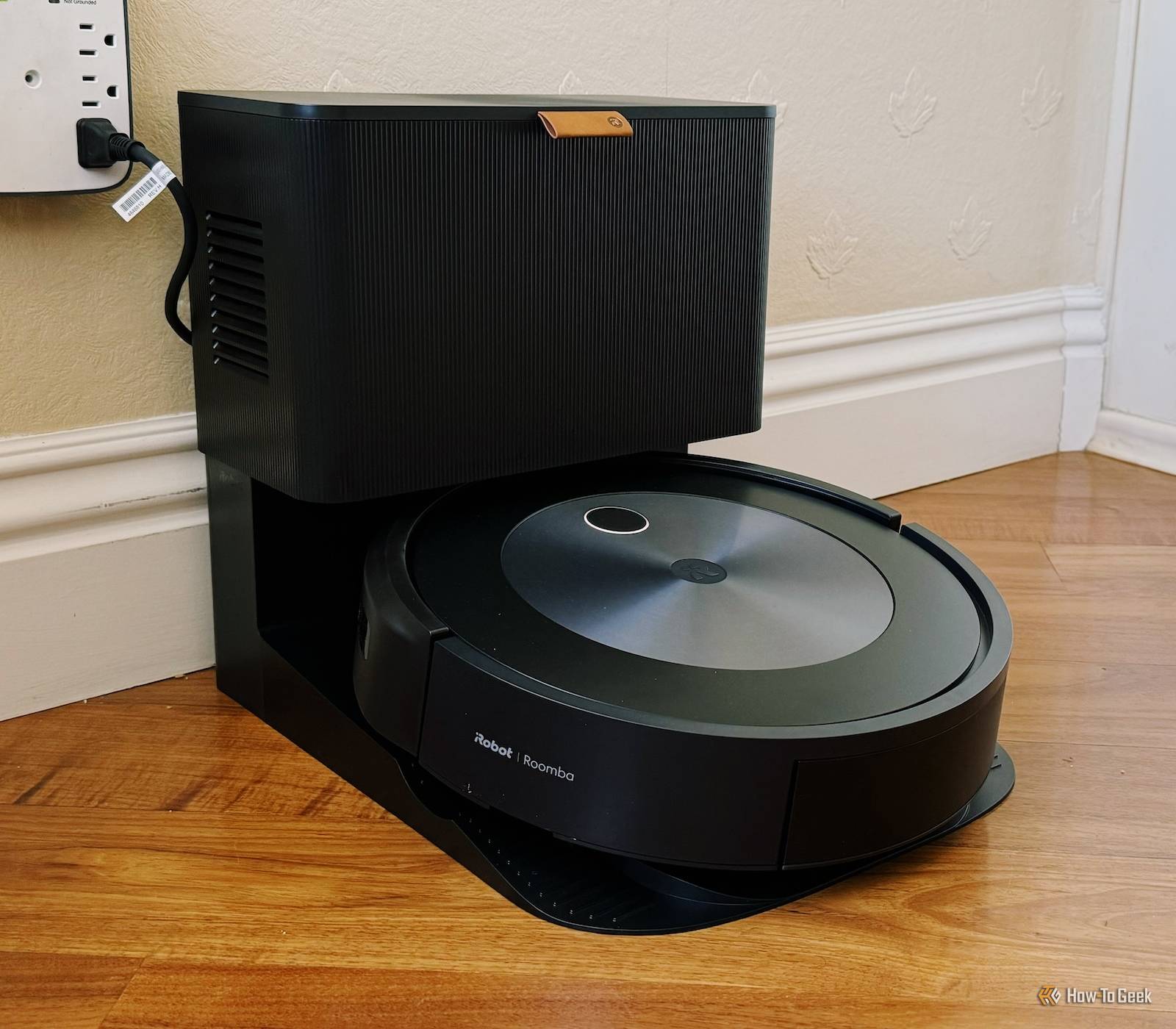 iRobot Roomba Combo j5+ ロボット掃除機 アイロボット、吸引掃除と水拭き掃除を同時に行える「Roomba