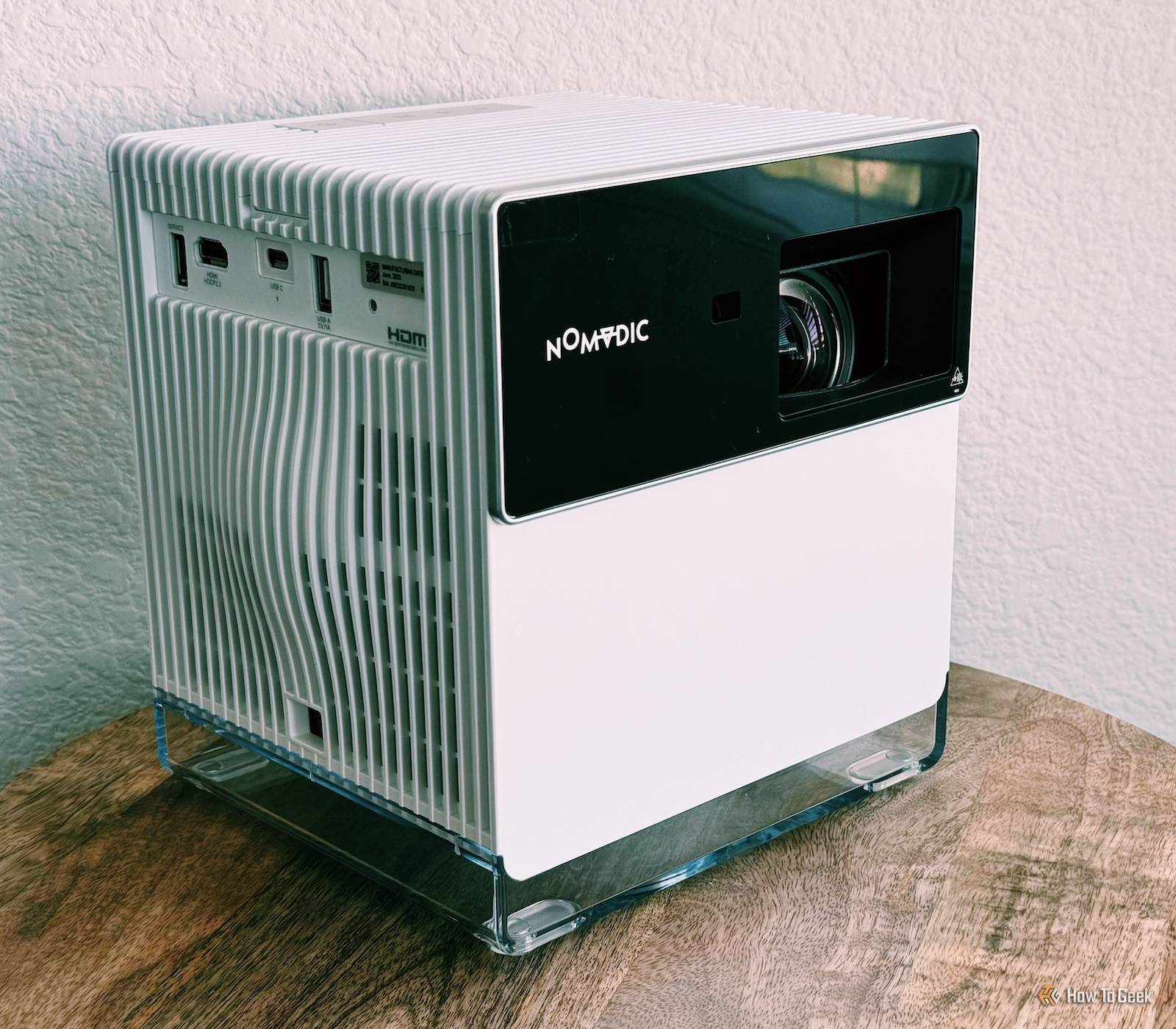 nomvdic-p1000-4k-projector-