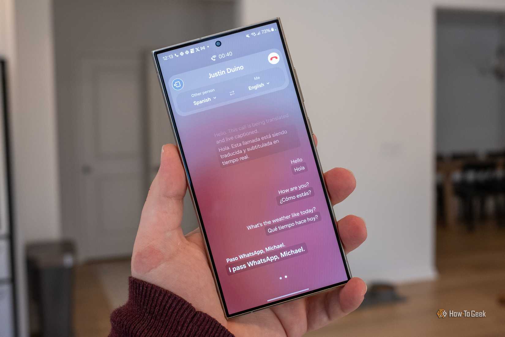 Person using the Live Translate AI feature durig a call on the Samsung Galaxy S24 Ultra