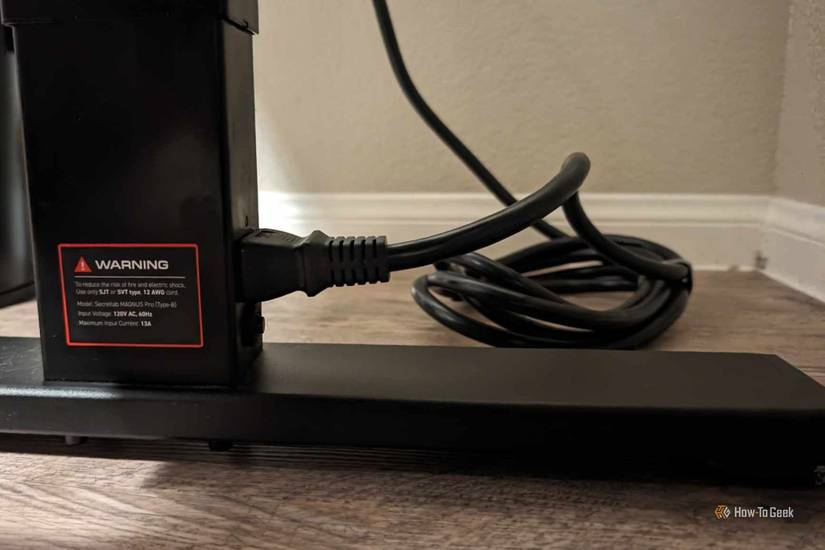 Secretlab MAGNUS Pro Desk Review: A Versatile Standing Desk for Gamers ...