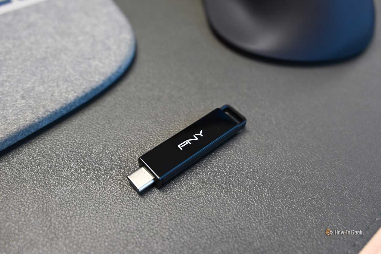 5 полезных возможностей USB-C порта в современном iPad Флеш-накопитель PNY Elite-X Type C в открытом состоянии