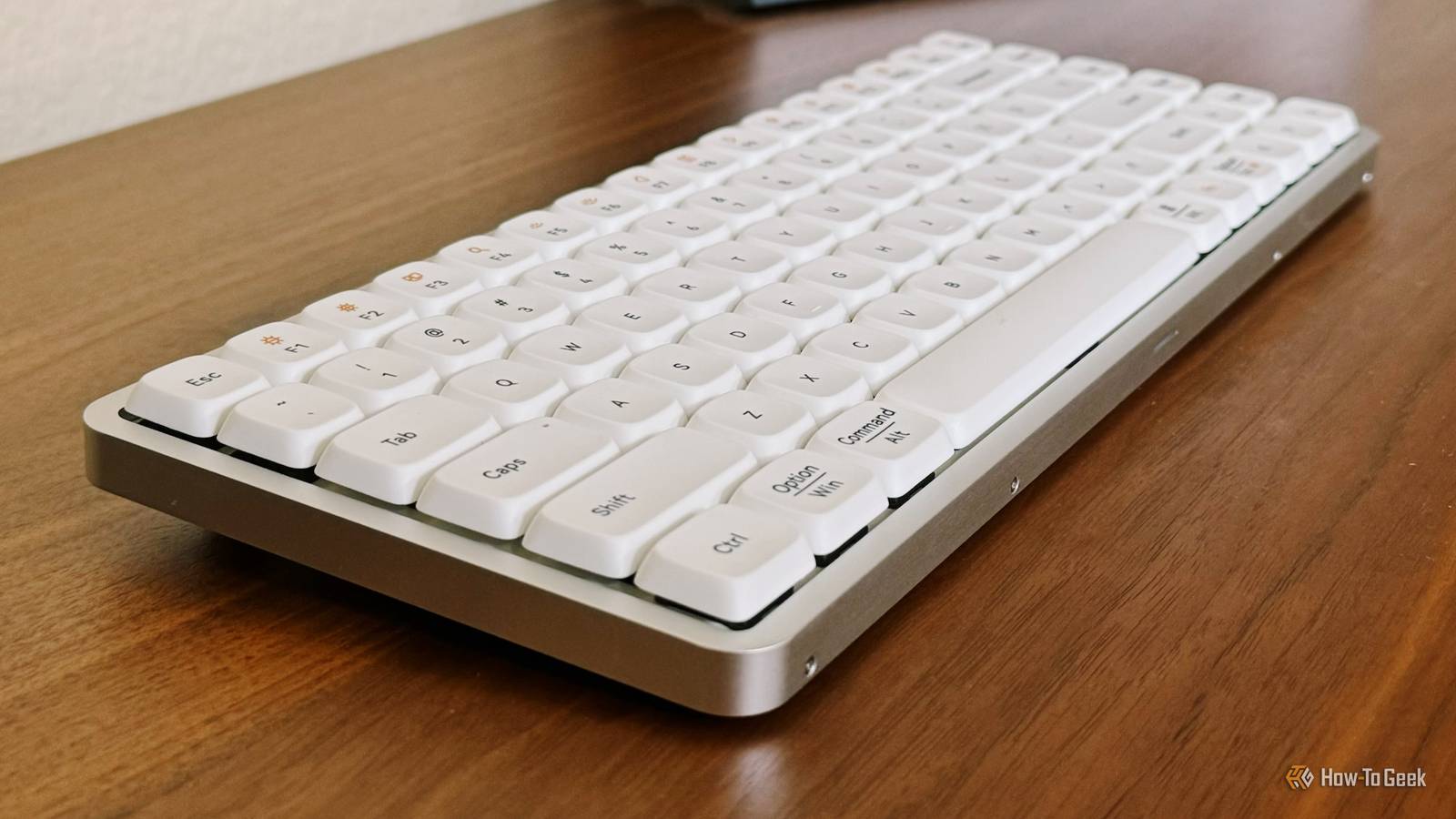 Lofree Flow ホワイト Lofree Flow Bluetooth keyboard review | GodisaGeek.com