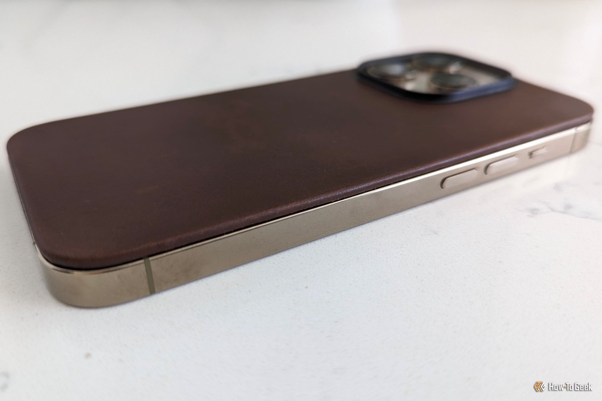 Nomad Magnetic Leather Back Review: A Look at How This