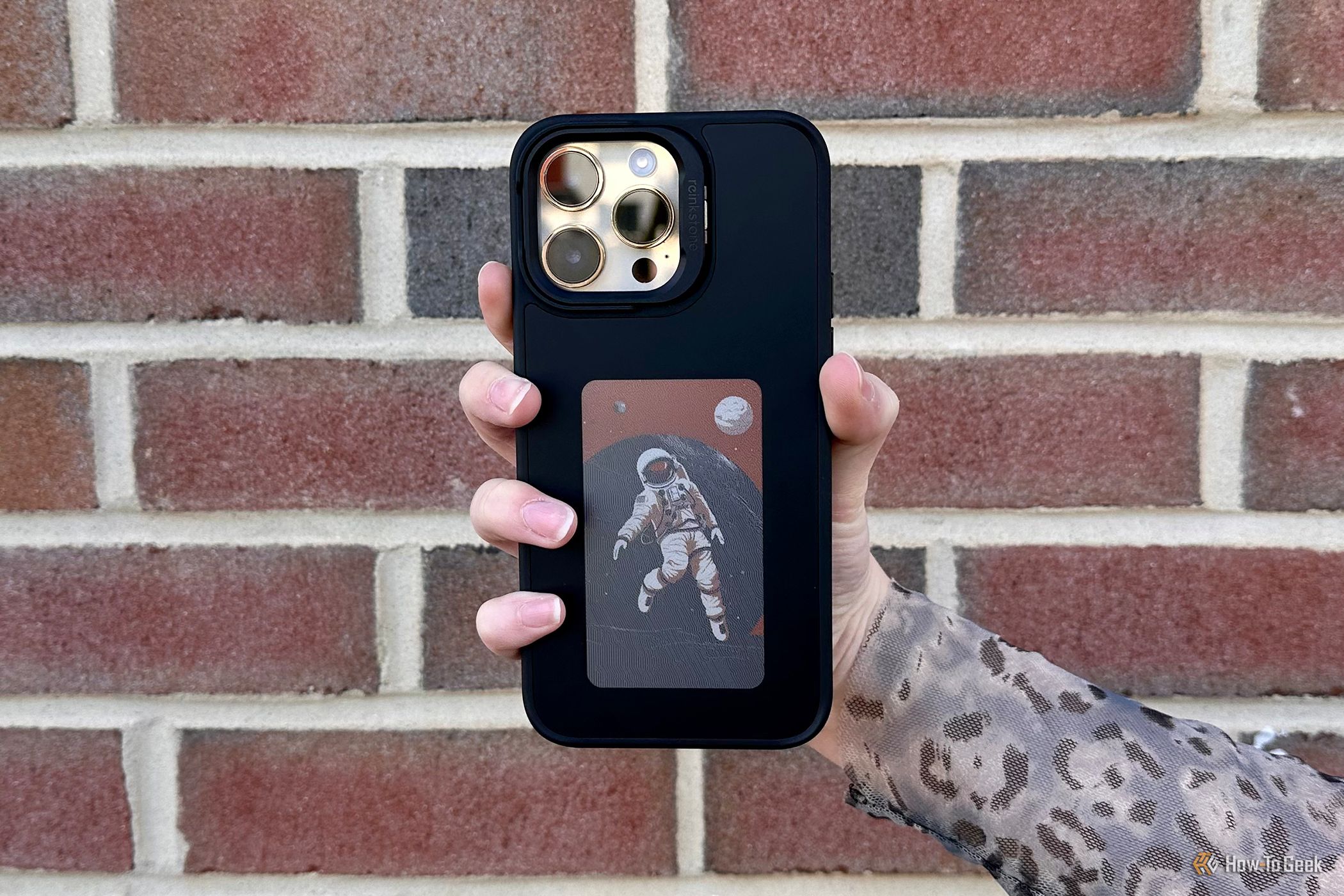 Reink Case C1 Review: A Color E Ink Phone Case for Unique